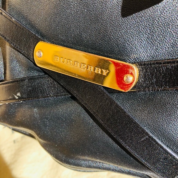 Authentic Burberry Crossbody - Picture 2 of 11